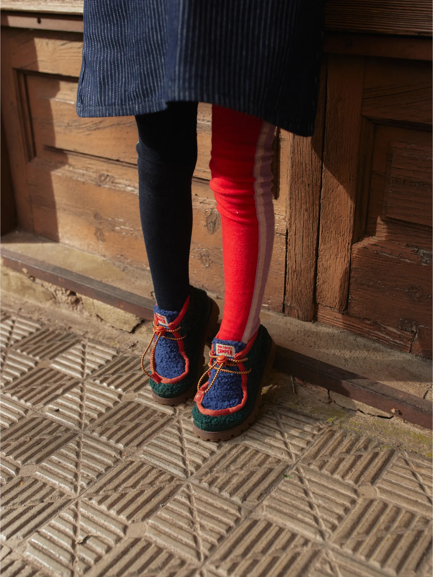 AW25 Compas Wallabee sheepskin shoes - Image 5